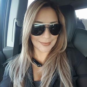 Meet your Posher, Dionicia